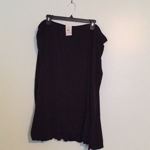 Black skirt with flounce at the bottom